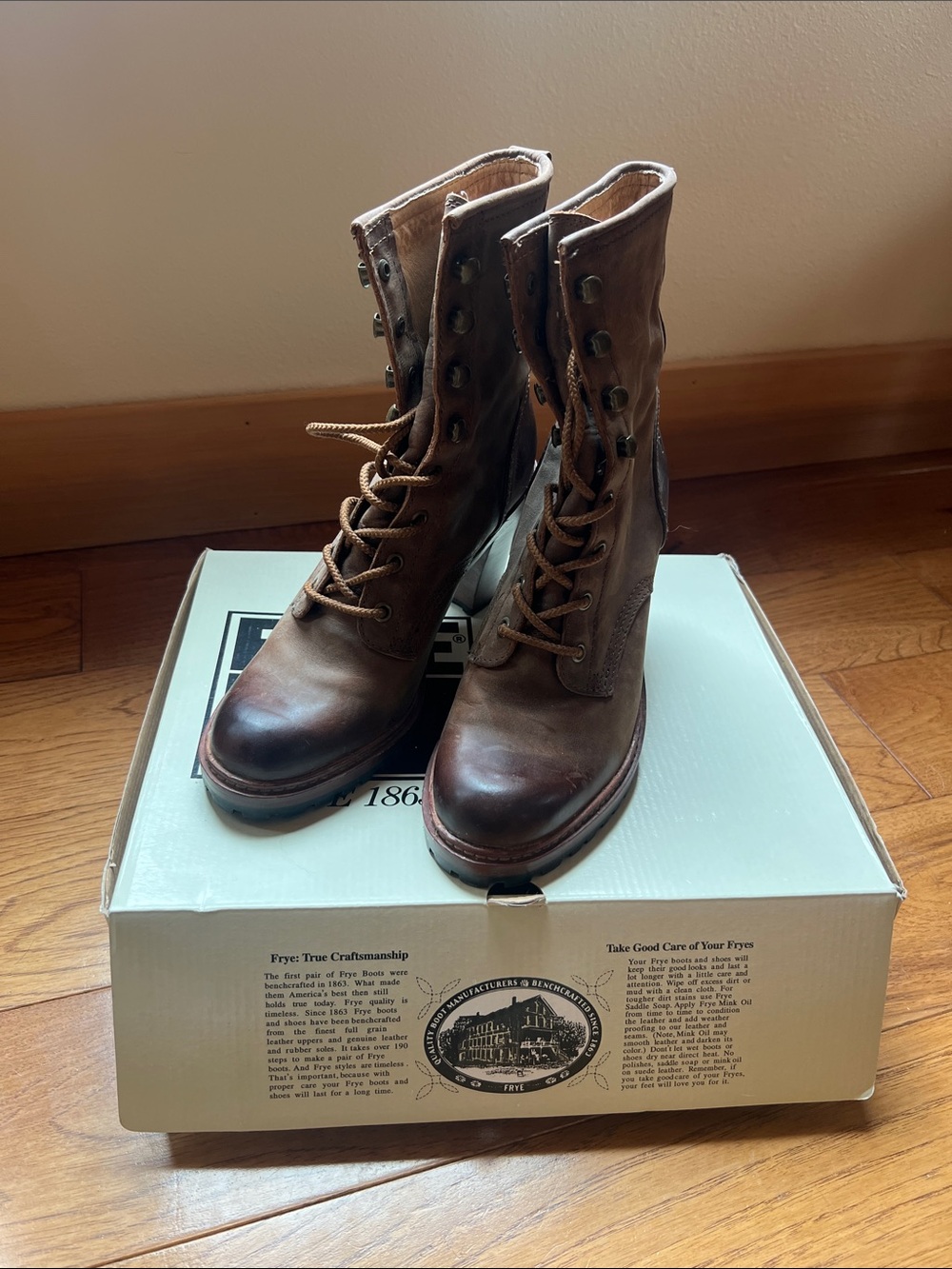 Frye Brown Leather Lucy Lace-Up Boots! - Picture 2 of 4
